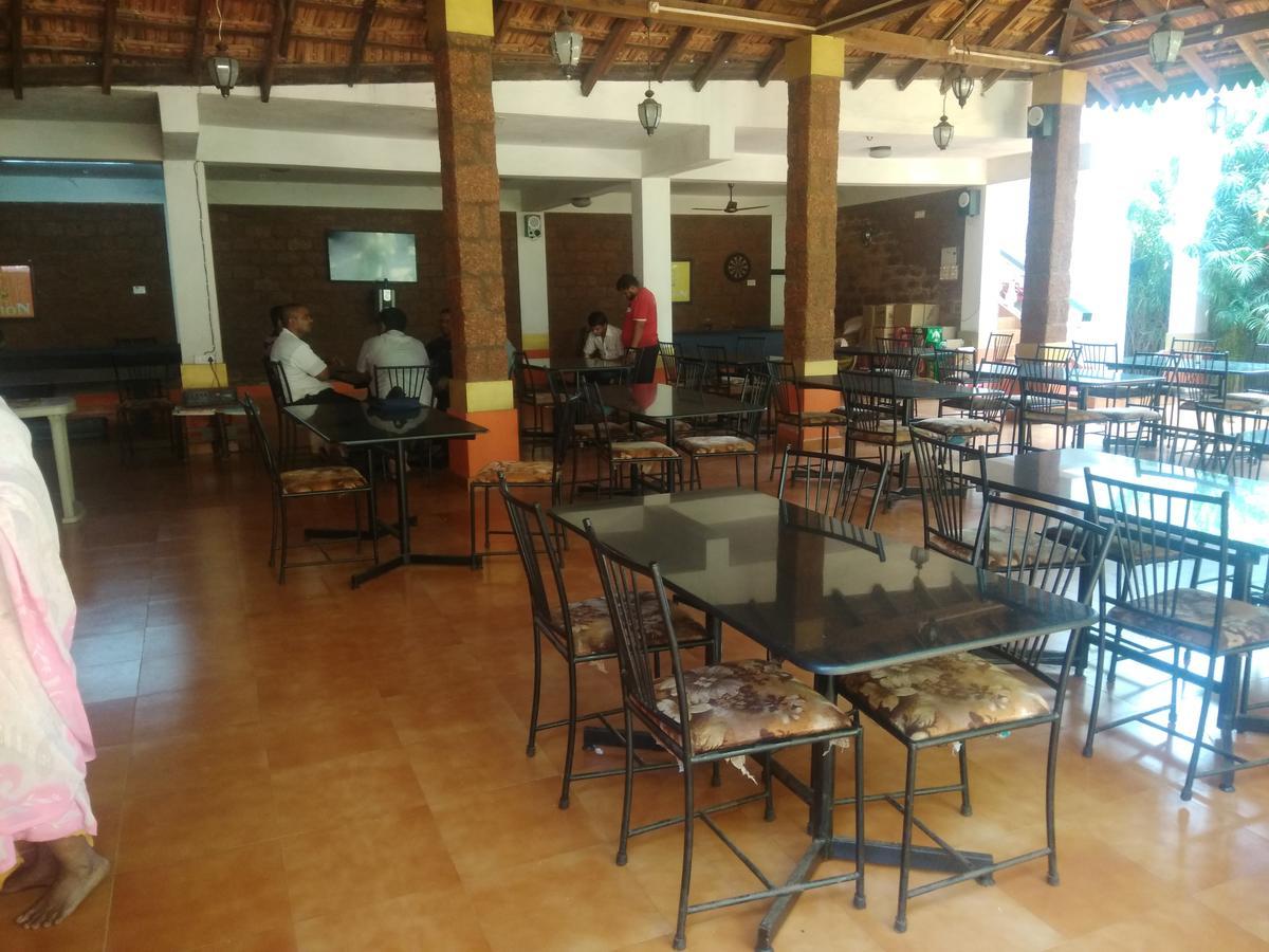 Red Lion Hotel Calangute Dış mekan fotoğraf